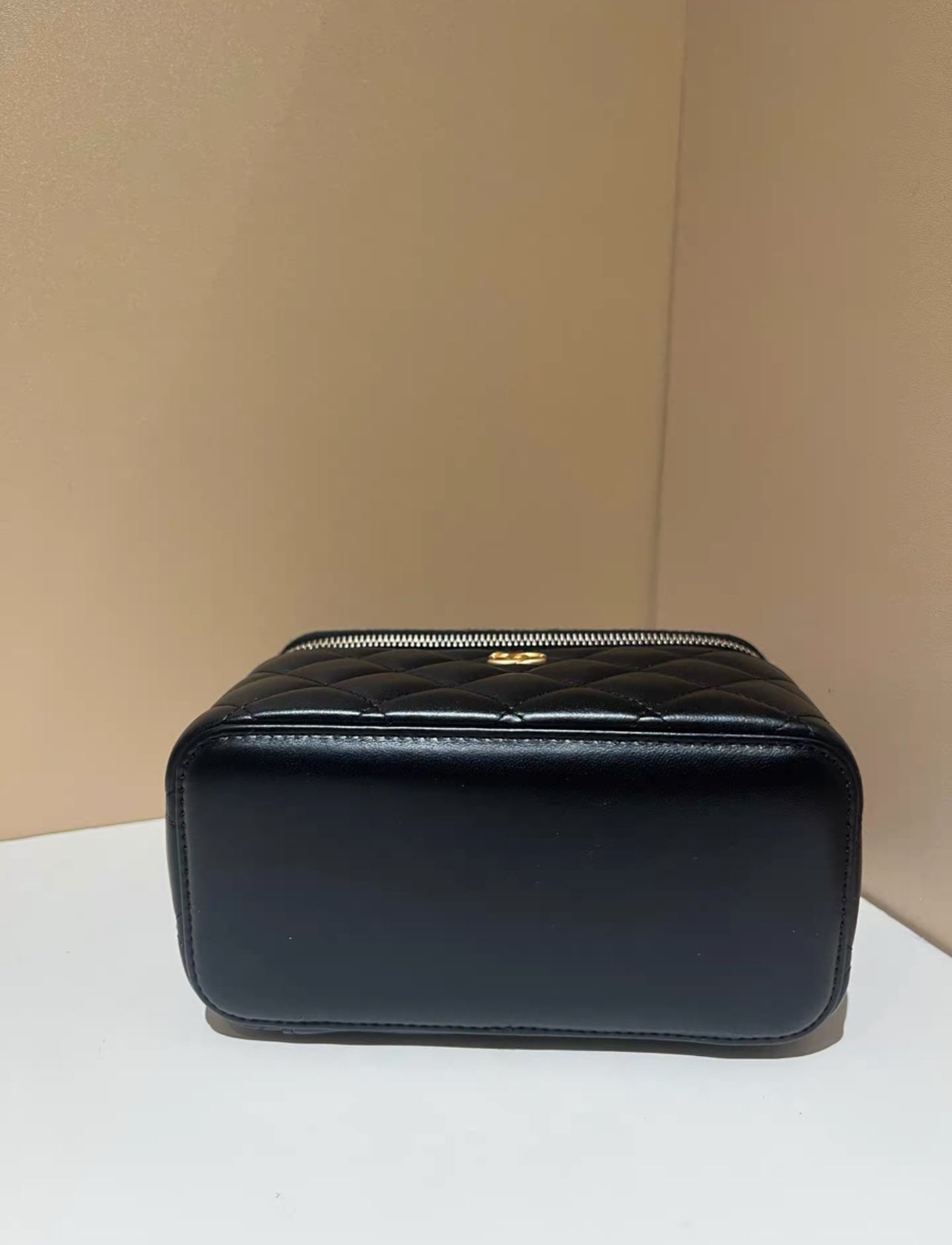 CHANEL Pearl Crush Vanity with Chain 22S (8622903394364)