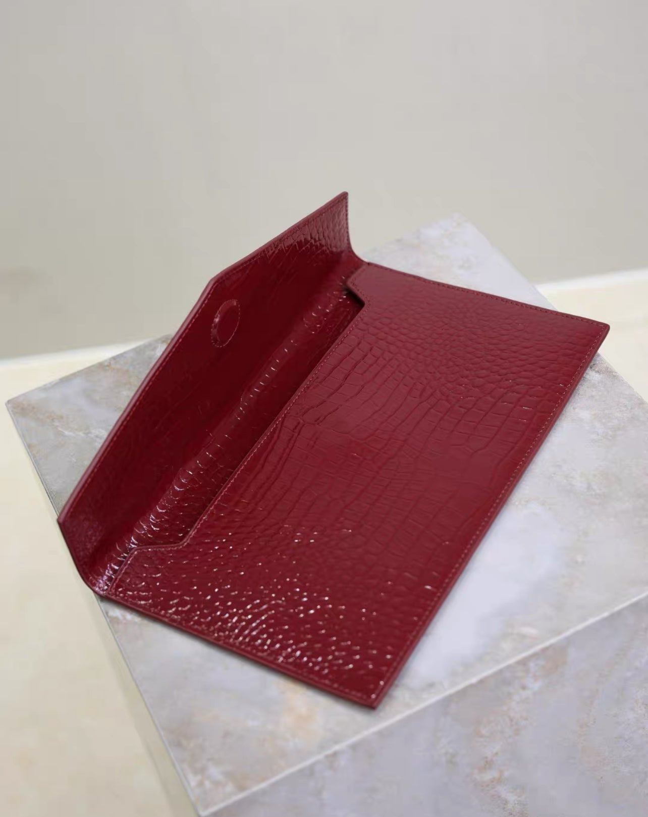 Saint Laurent Uptown Clutch – Croc-Embossed in Burgundy Brand New (8622911356988)
