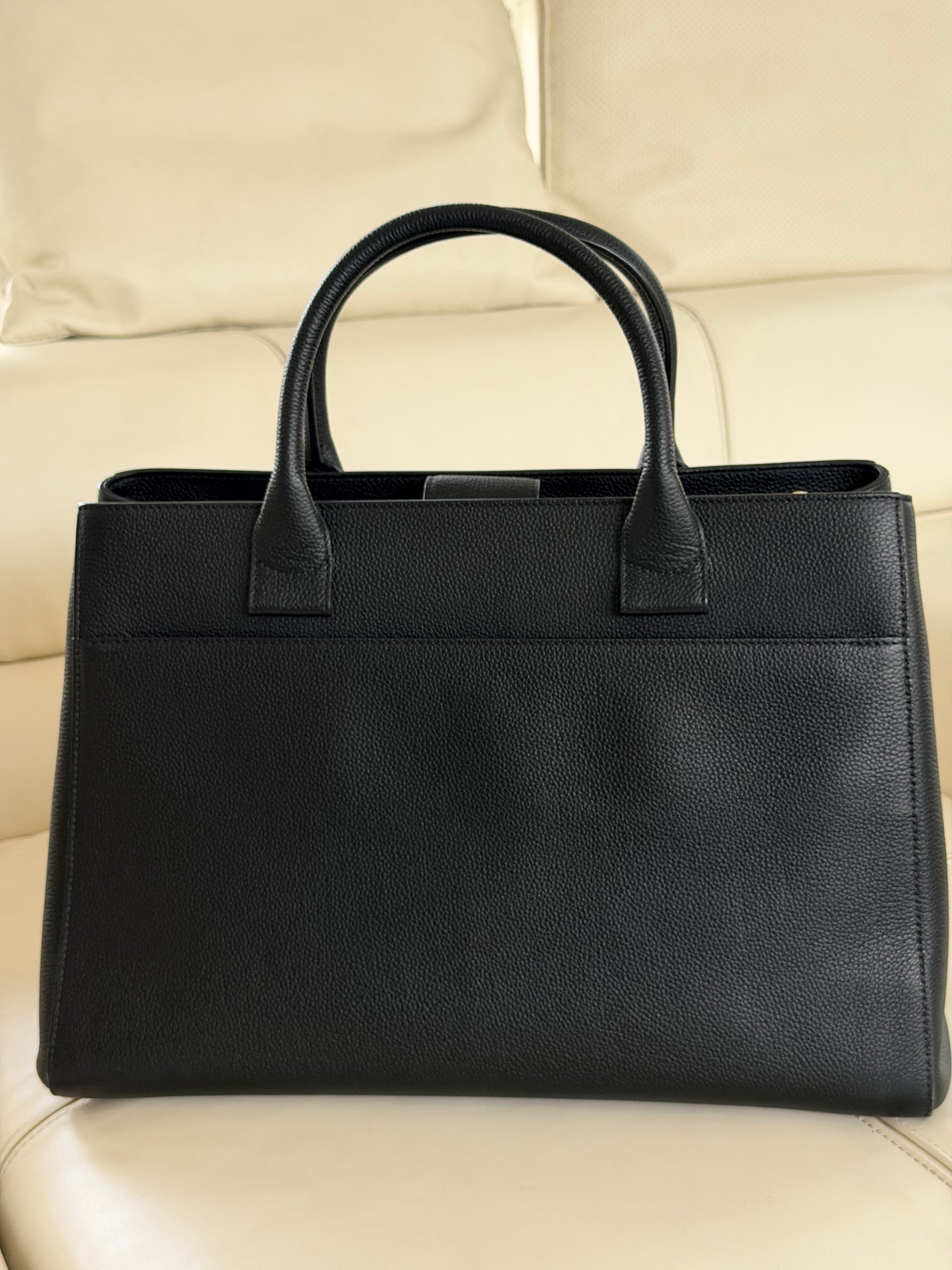 Chanel Neo Executive Tote Cavier Large