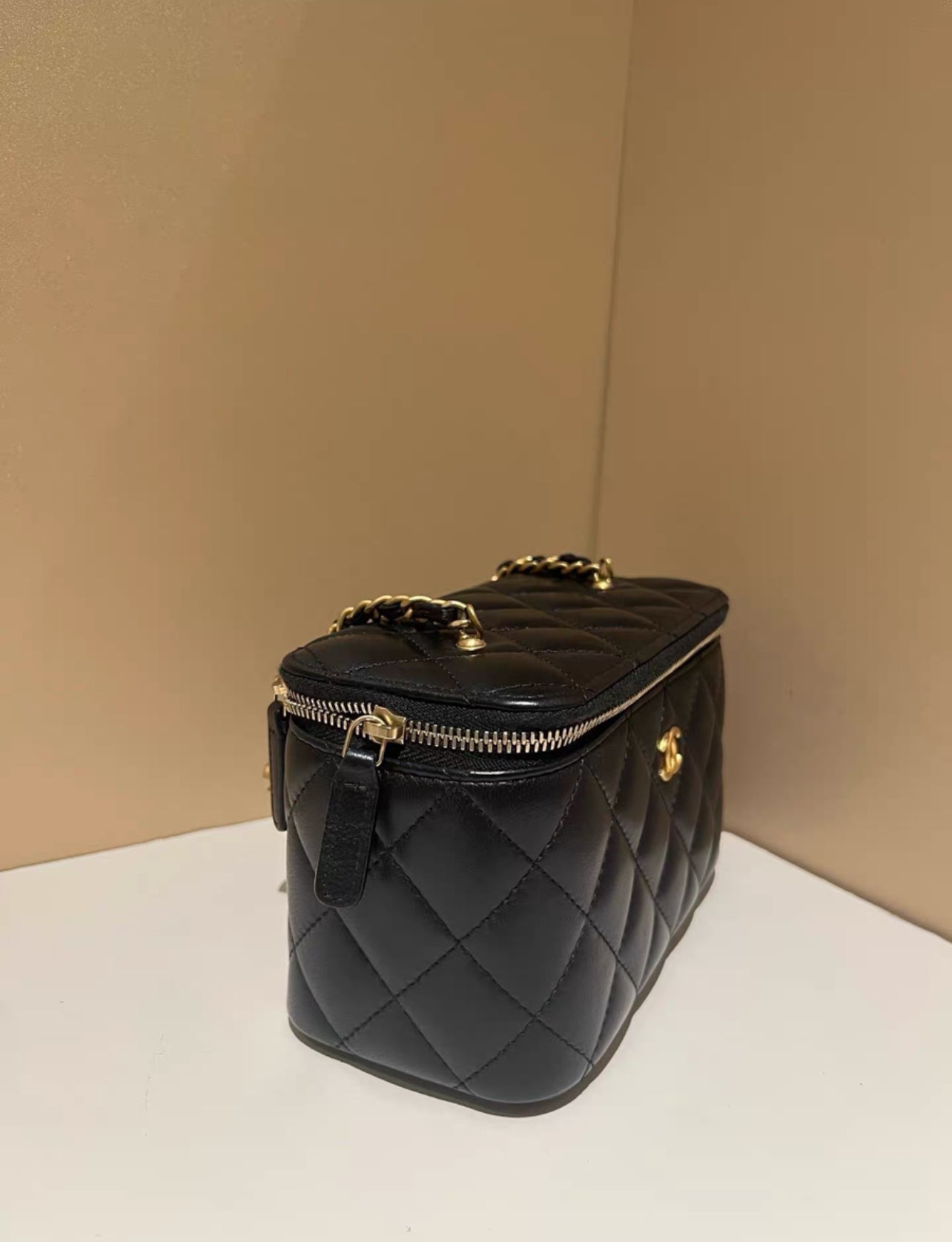 CHANEL Pearl Crush Vanity with Chain 22S (8622903394364)