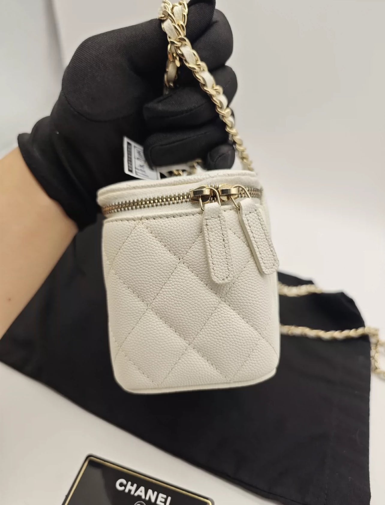 Chanel Vanity Case in White Caviar Leather (7877922783292)