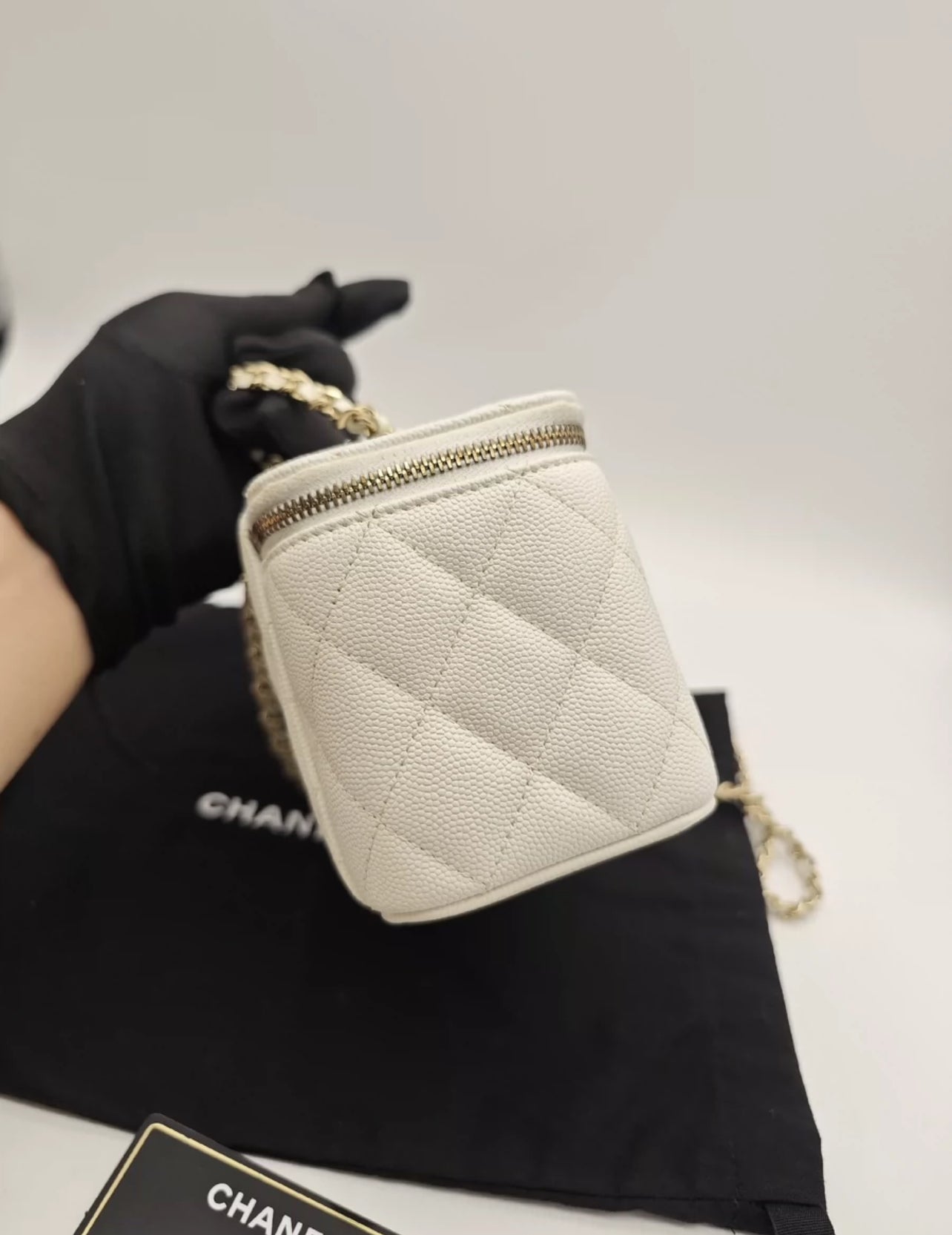 Chanel Vanity Case in White Caviar Leather (7877922783292)