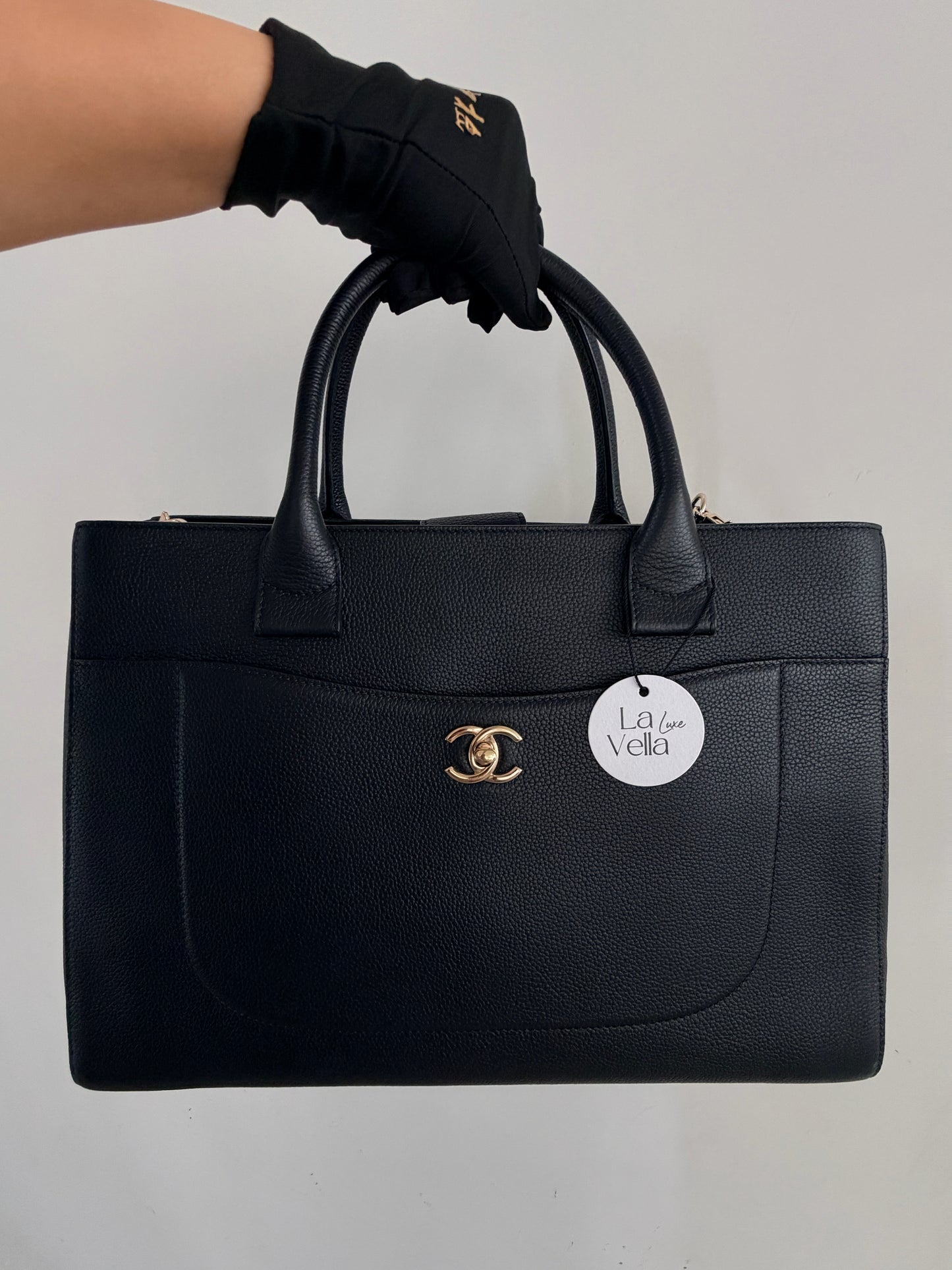Chanel Neo Executive Tote Cavier Large