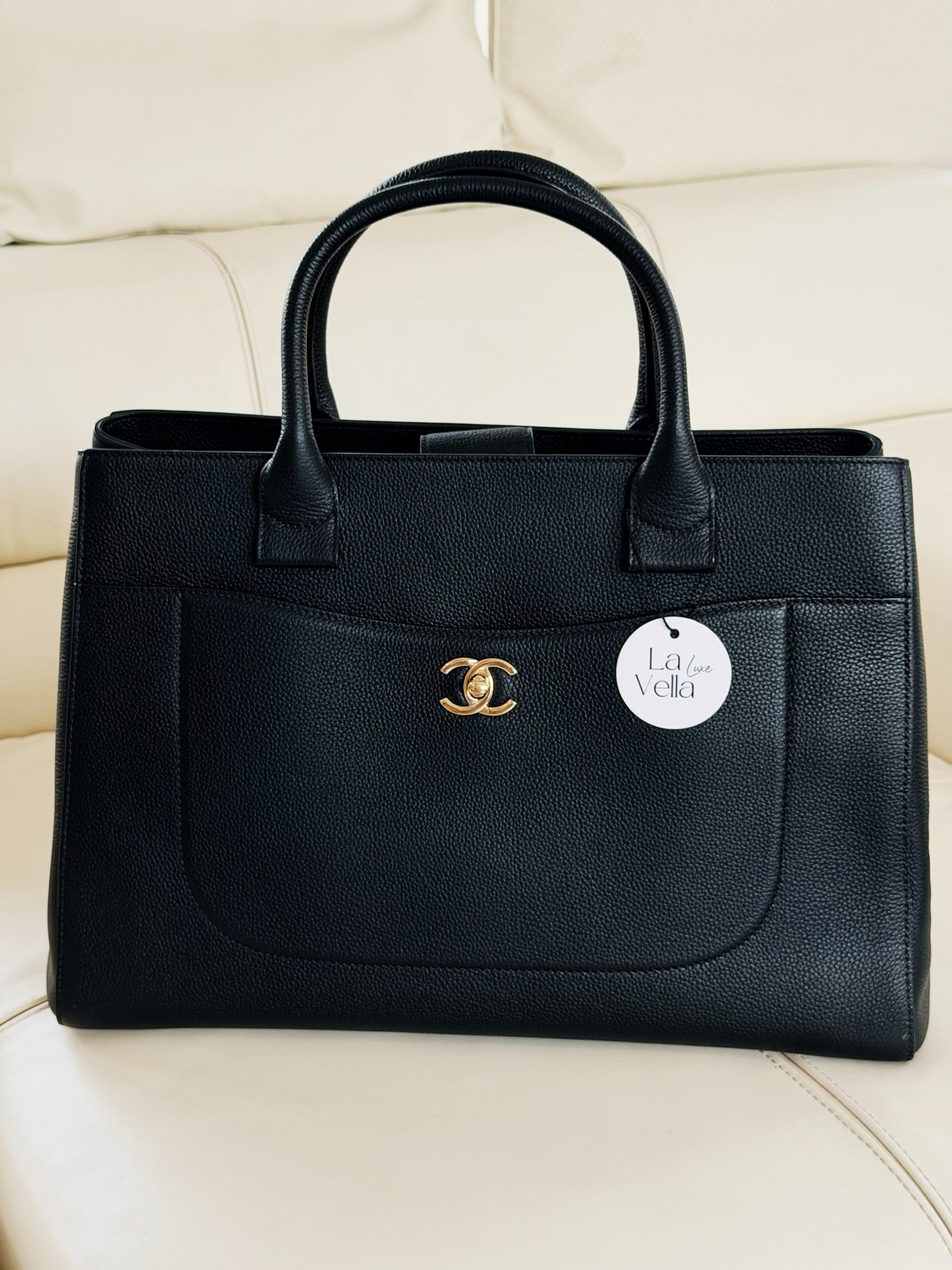 Chanel Neo Executive Tote Cavier Large