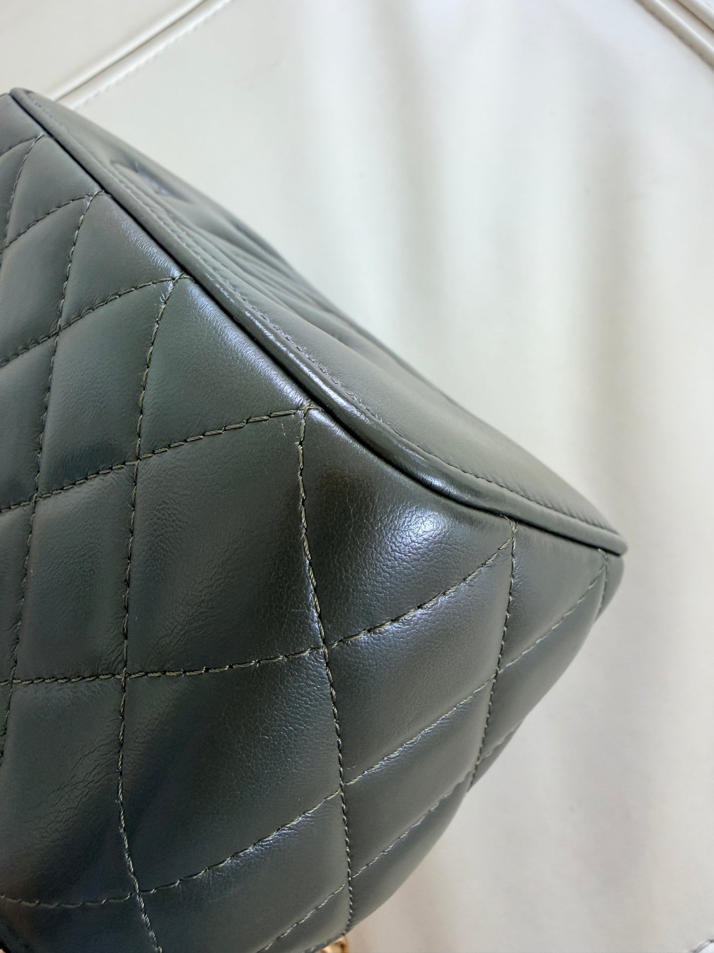 Chanel 23B Quilted Lambskin Vanity Case With Chain