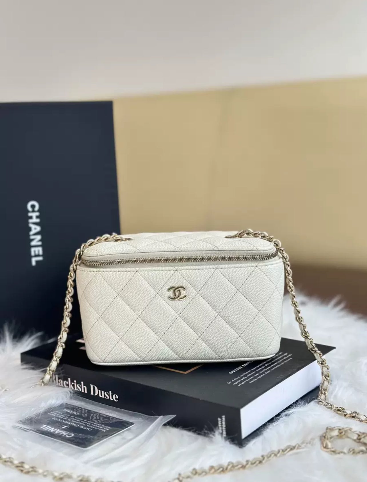 Chanel Vanity Case in White Caviar Leather (7877922783292)