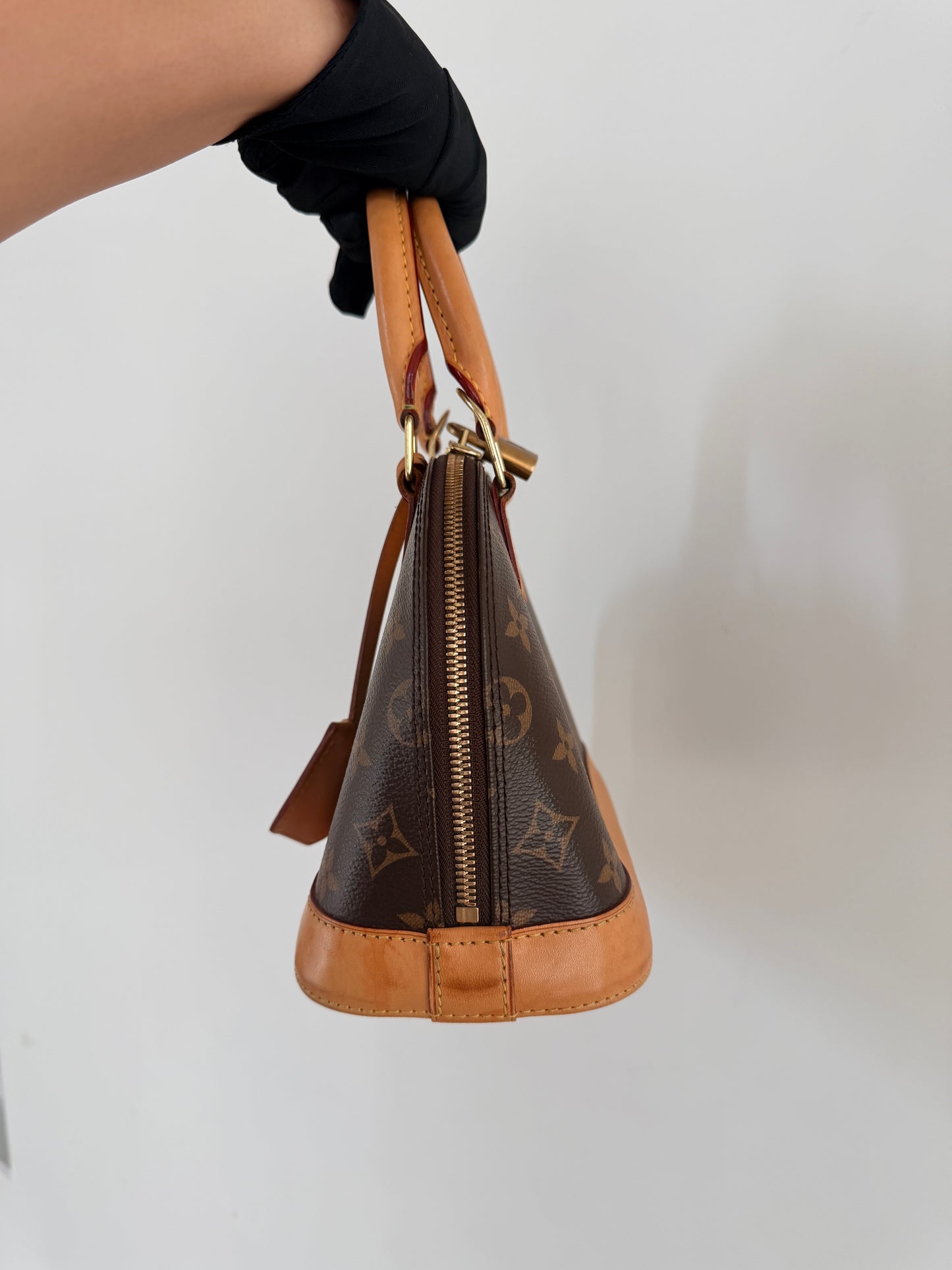 Louis Vuitton Alma BB – Monogram Canvas